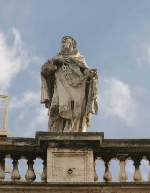 마타의 성 요한_by Lazzaro Morelli_on the colonnade of the Square of St Peter in Vatican City.jpg